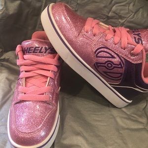 Girls Heelys